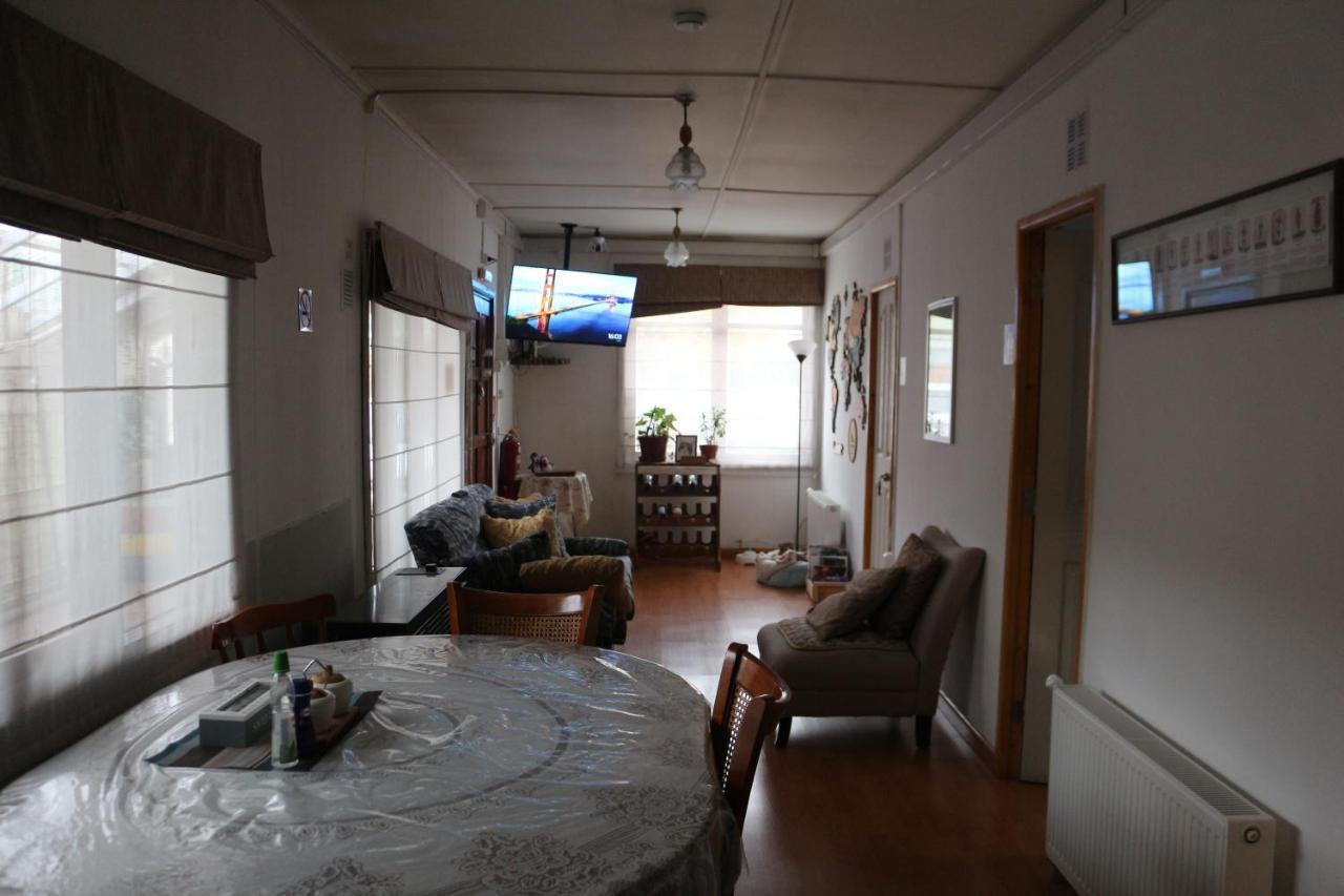 Aska Patagonia Hostel Punta Arenas Ngoại thất bức ảnh